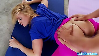 Sesi Yoga Sensual Aj Applegate Membawa Kepada Keseronokan Oral Yang Hebat