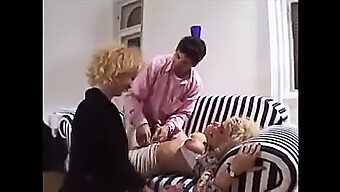 두 성숙한 Milf...