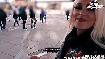 Zralá Německá Žena Flirtuje Na Veřejné Ulici V Pov Videu