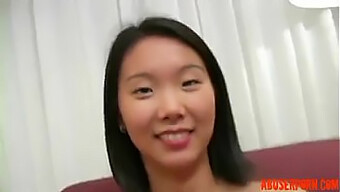 La Giovane Asiatica Katherine Lee In Un Video Fatto In Casa