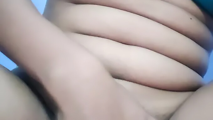 18+ Teen Takes Control With Fingering