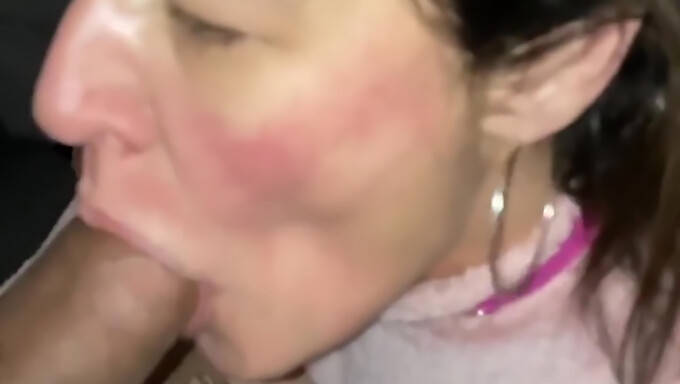 Pembe Elbiseli Göğüslü Milf Sikişiyor Ve Oral Seks Yapıyor